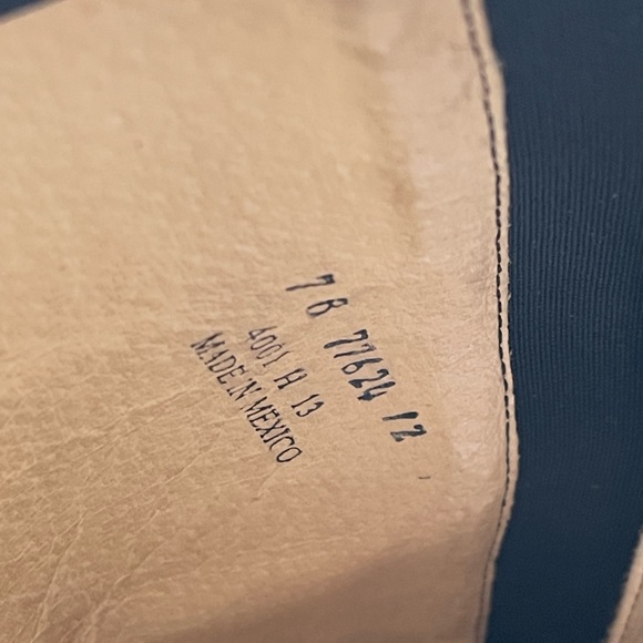 Size 7 FRYE tall black leather riding boots. Fits like 8 - Picture 6 of 7